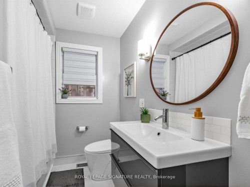7 Jarwick Drive, Toronto, ON - Indoor Photo Showing Bathroom