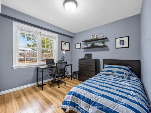7 Jarwick Drive, Toronto, ON - Indoor Photo Showing Bedroom