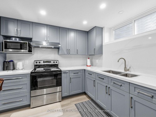 7 Jarwick Drive, Toronto, ON - Indoor Photo Showing Kitchen With Double Sink With Upgraded Kitchen