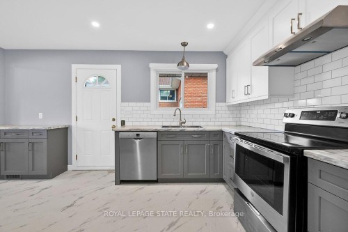 24 Oxford Street, Brantford, ON - Indoor Photo Showing Kitchen With Double Sink With Upgraded Kitchen