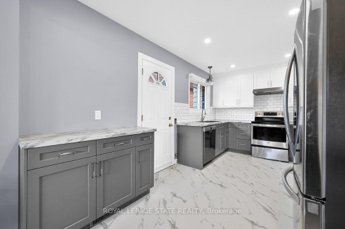 24 Oxford Street, Brantford, ON - Indoor Photo Showing Bedroom