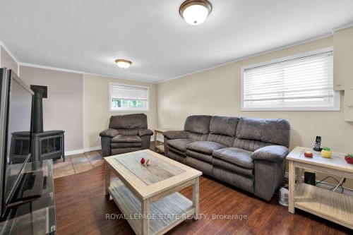 24 Oxford Street, Brantford, ON - Indoor Photo Showing Bathroom