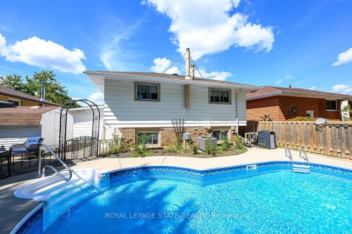 24 Oxford Street, Brantford, ON - Outdoor With In Ground Pool