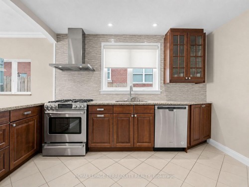 Upper-14 Hedges Boulevard, Toronto, ON - Indoor Photo Showing Kitchen