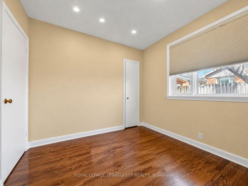 Upper-14 Hedges Boulevard, Toronto, ON - Indoor Photo Showing Other Room