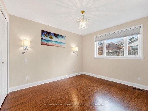 Upper-14 Hedges Boulevard, Toronto, ON - Indoor Photo Showing Other Room