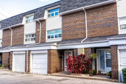 122 Purpledusk Trail  Toronto, ON M1E 4E1