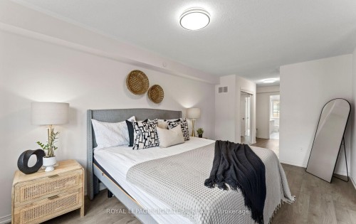 443-22 Filly Path, Oshawa, ON - Indoor Photo Showing Bedroom