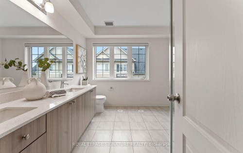 443-22 Filly Path, Oshawa, ON - Indoor Photo Showing Bathroom