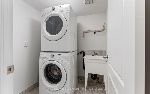 443-22 Filly Path, Oshawa, ON - Indoor Photo Showing Laundry Room