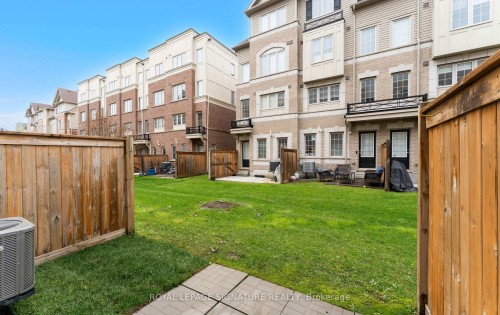 443-22 Filly Path, Oshawa, ON - Outdoor