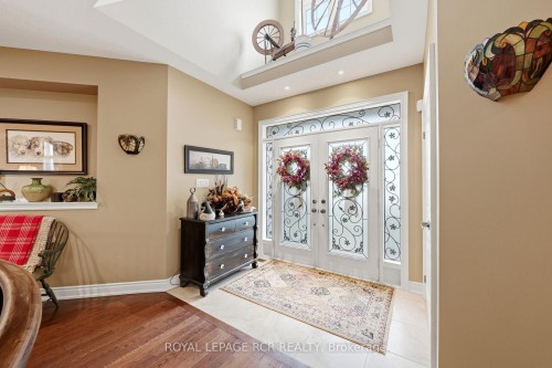 8 Masters Creek Boulevard, Mono, ON - Indoor Photo Showing Other Room