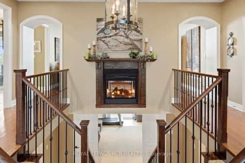 8 Masters Creek Boulevard, Mono, ON - Indoor Photo Showing Other Room