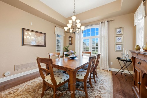 8 Masters Creek Boulevard, Mono, ON - Indoor Photo Showing Dining Room