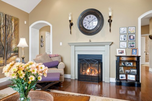8 Masters Creek Boulevard, Mono, ON - Indoor Photo Showing Living Room With Fireplace