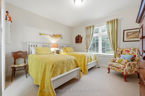 8 Masters Creek Boulevard, Mono, ON - Indoor Photo Showing Bedroom