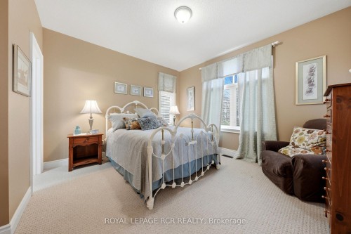 8 Masters Creek Boulevard, Mono, ON - Indoor Photo Showing Bedroom