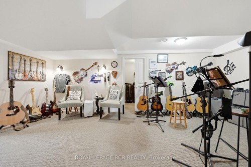 8 Masters Creek Boulevard, Mono, ON - Indoor Photo Showing Other Room