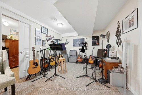 8 Masters Creek Boulevard, Mono, ON - Indoor Photo Showing Other Room