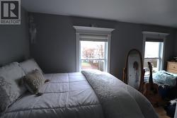 Upper level bedroom - 
