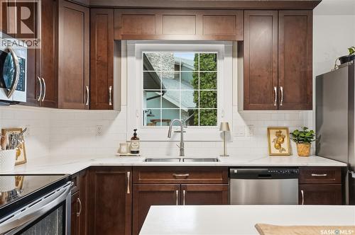 434 Skeena Court, Saskatoon, SK - Indoor Photo Showing Kitchen With Double Sink