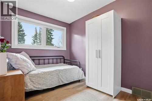 434 Skeena Court, Saskatoon, SK - Indoor Photo Showing Bedroom