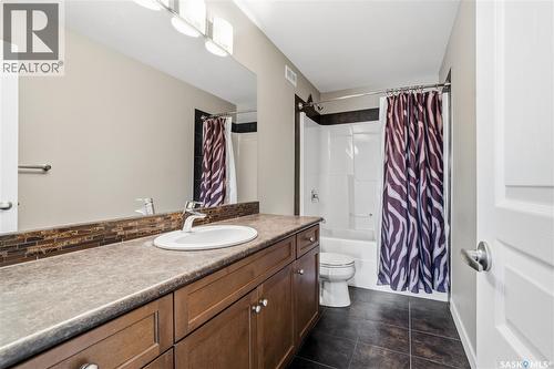8814 Herman Crescent, Regina, SK - Indoor Photo Showing Bathroom