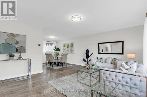 57 High Street, Waterloo, ON - Indoor Photo Showing Living Room