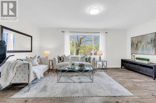 57 High Street, Waterloo, ON - Indoor Photo Showing Living Room