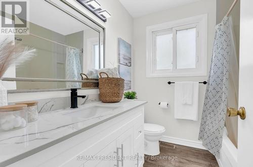 57 High Street, Waterloo, ON - Indoor Photo Showing Bathroom