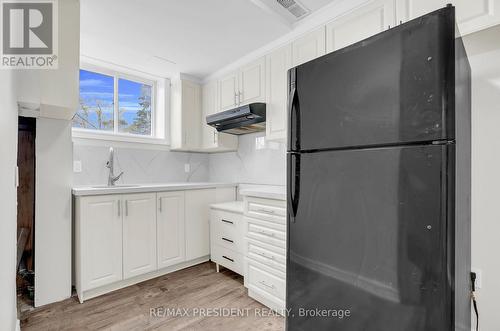 57 High Street, Waterloo, ON - Indoor Photo Showing Kitchen