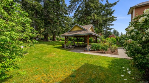 #303-1912 Comox Ave, Comox, BC - Outdoor With Deck Patio Veranda With Backyard