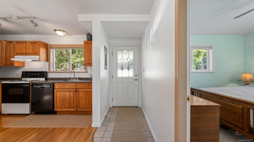 416 Curtis Rd, Comox, BC 