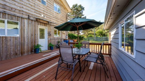 416 Curtis Rd, Comox, BC 