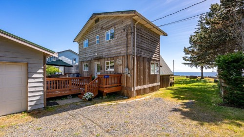 416 Curtis Rd, Comox, BC 