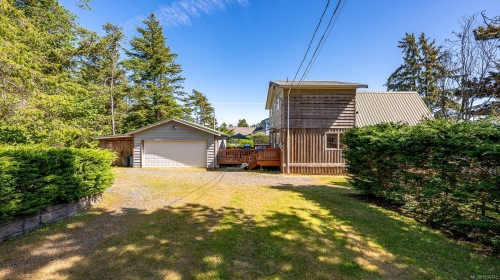 416 Curtis Rd, Comox, BC 