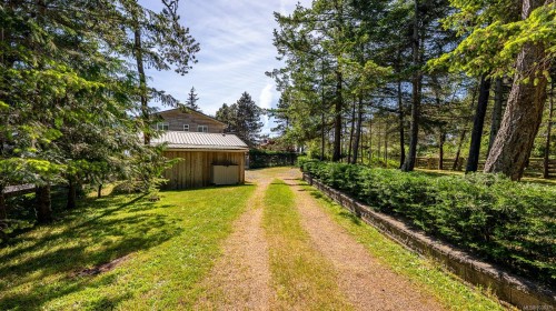 416 Curtis Rd, Comox, BC 