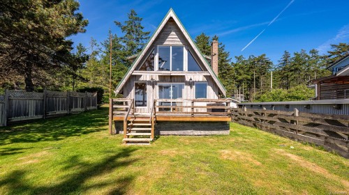 416 Curtis Rd, Comox, BC 