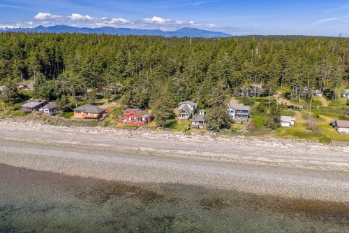 416 Curtis Rd, Comox, BC 