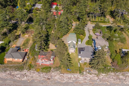 416 Curtis Rd, Comox, BC 