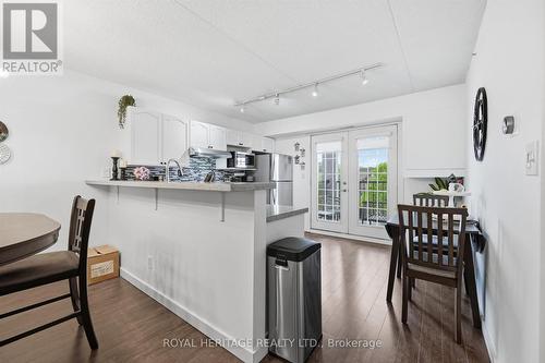 305 - 1421 Walker'S Line, Burlington, ON - Indoor Photo Showing Dining Room
