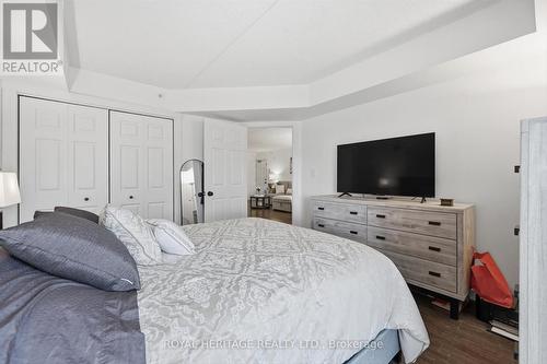 305 - 1421 Walker'S Line, Burlington, ON - Indoor Photo Showing Bedroom