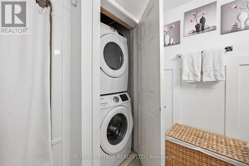 305 - 1421 Walker'S Line, Burlington, ON - Indoor Photo Showing Laundry Room