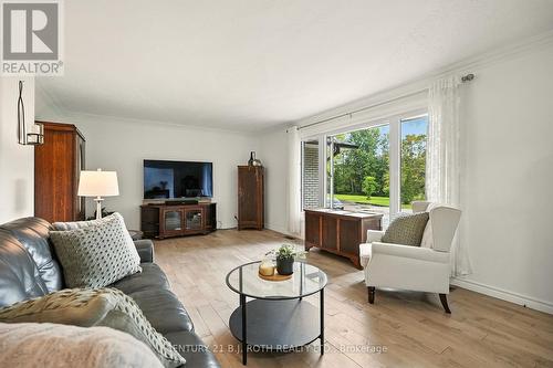 1250 County Road 6 S, Tiny, ON - Indoor Photo Showing Living Room