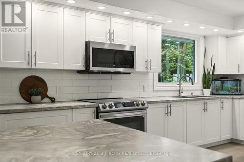 1250 County Road 6 S, Tiny, ON - Indoor Photo Showing Kitchen With Upgraded Kitchen