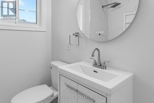 1808 Gilbert Avenue, Ottawa, ON - Indoor Photo Showing Bathroom