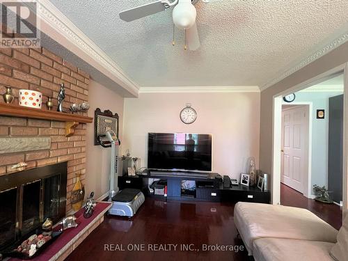 6403 Osprey Boulevard, Mississauga, ON - Indoor Photo Showing Living Room With Fireplace