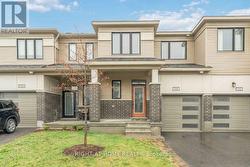 709 DERREEN AVENUE  Ottawa, ON K2S 2Z2