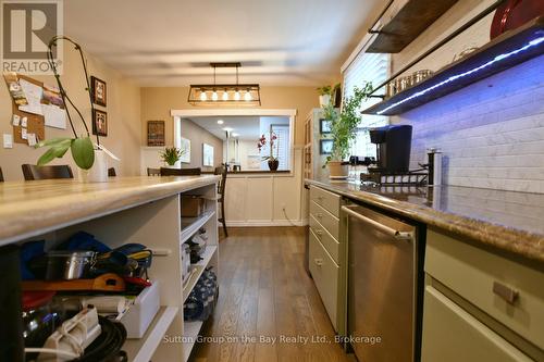 Center Island - 238 Mccrea Drive, Clearview (Stayner), ON - Indoor
