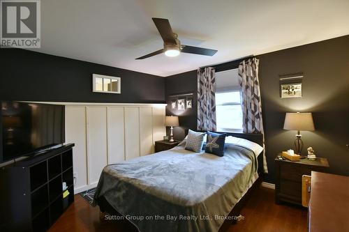 Primary bedroom - 238 Mccrea Drive, Clearview (Stayner), ON - Indoor Photo Showing Bedroom